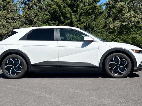 Used 2024 Hyundai Ioniq 5 SEL RWD image 3