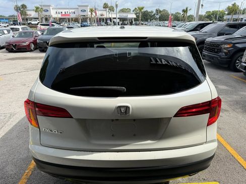 Used 2017 Honda Pilot EX image 5