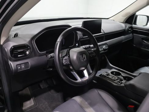 Used 2025 Honda Pilot EX-L image 14