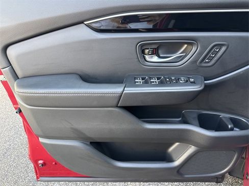 New 2025 Honda Pilot Touring image 18