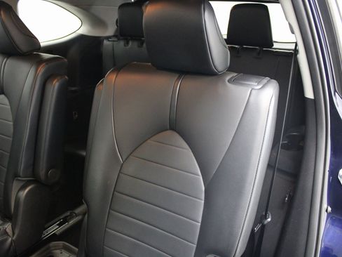 Used 2021 Toyota Highlander XLE image 22