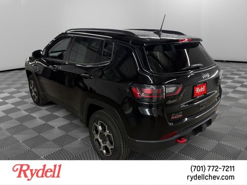 Used 2022 Jeep Compass Trailhawk w/ Trailhawk Elite Group AWD/4WD image 3