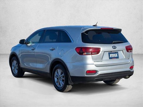 Used 2019 Kia Sorento L image 8