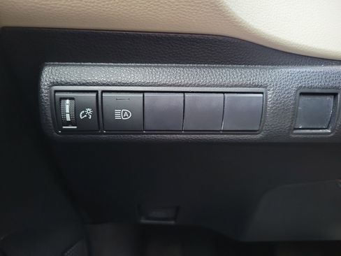 Used 2021 Toyota Corolla LE image 18