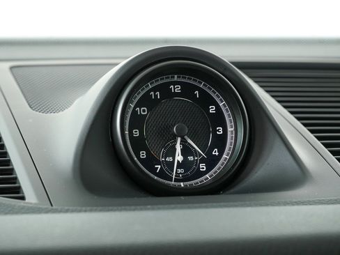 Certified 2025 Porsche Macan image 17