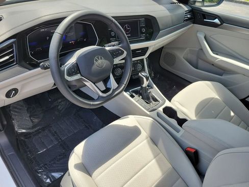 Used 2024 Volkswagen Jetta SE FWD image 22