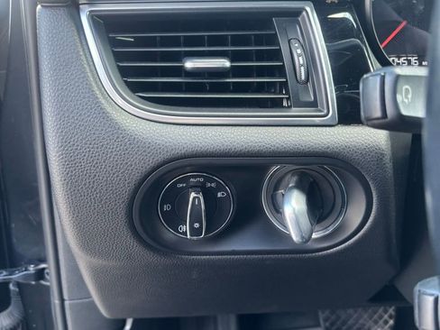 Used 2018 Porsche Macan Sport Edition image 21