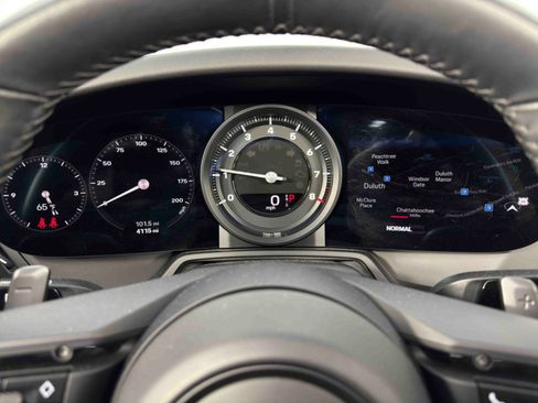 Used 2024 Porsche 911 Targa 4 w/ Premium Package image 18