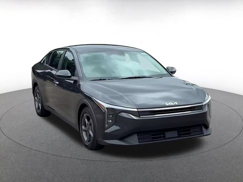 Used 2026 Kia K4 FWD image 3