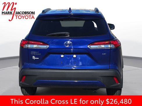 Used 2024 Toyota Corolla Cross LE image 11