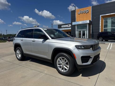 New 2026 Jeep Grand Cherokee Laredo RWD image 1
