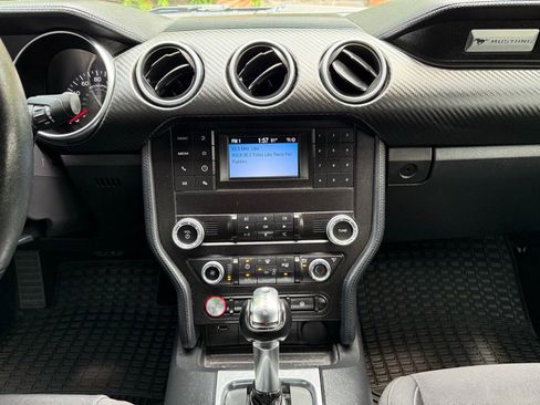 Used 2019 Ford Mustang Coupe image 27