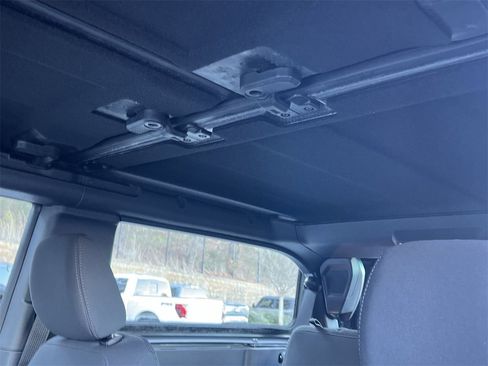 New 2025 Ford Bronco 2-Door image 17