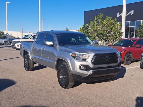 Used 2022 Toyota Tacoma SR5 image 3