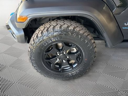 Used 2023 Jeep Wrangler Unlimited AWD/4WD image 35