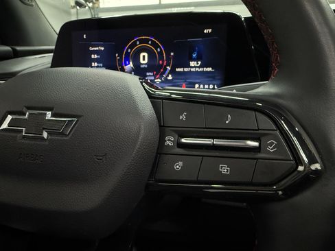 Used 2024 Chevrolet Traverse RS image 18