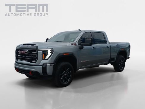 Used 2025 GMC Sierra 2500 AT4 AWD/4WD image 3