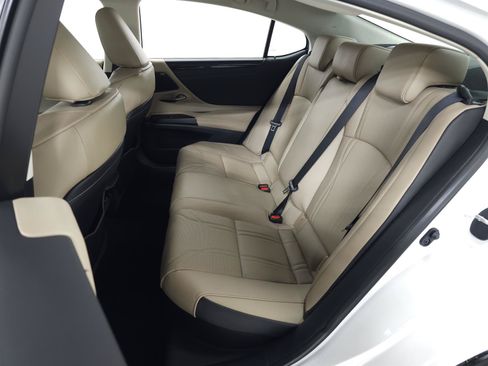 Used 2021 Lexus ES 300h w/ Accessory Package 2 FWD image 33