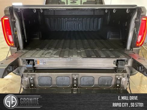 Used 2019 GMC Sierra 1500 AT4 w/ AT4 Preferred Package AWD/4WD image 16