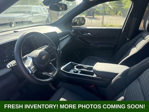 Used 2026 Chevrolet Equinox LT FWD image 8