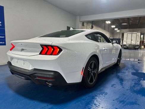 Certified 2025 Ford Mustang Coupe RWD image 15