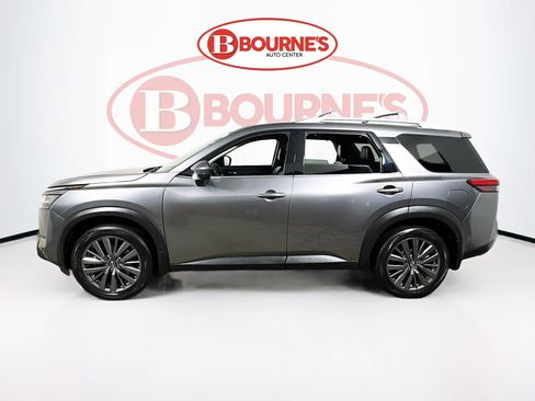 Used 2023 Nissan Pathfinder SL w/ SL Premium Package AWD/4WD image 9
