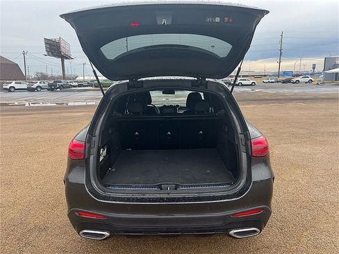 Used 2025 Mercedes-Benz GLB 250 image 4