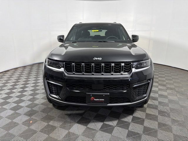 New 2026 Jeep Grand Cherokee Limited w/ Trailer Tow Package AWD/4WD image 4