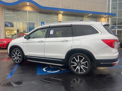 Certified 2020 Honda Pilot Touring image 9