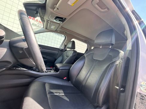 Used 2024 Kia Sorento EX w/ Panoramic Sunroof Package FWD image 12