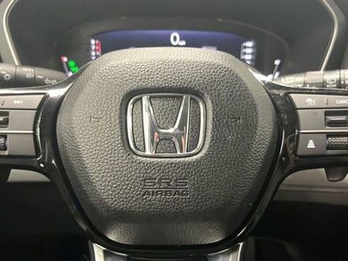 Used 2024 Honda Pilot Elite image 16