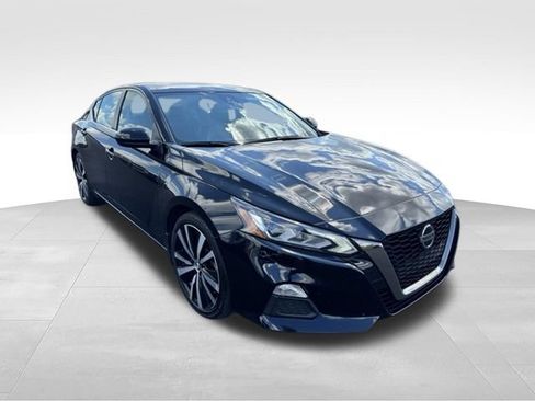 Used 2022 Nissan Altima 2.5 SR FWD image 3