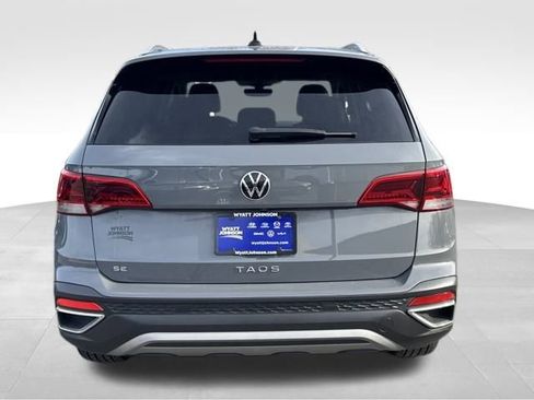 Used 2023 Volkswagen Taos SE image 4