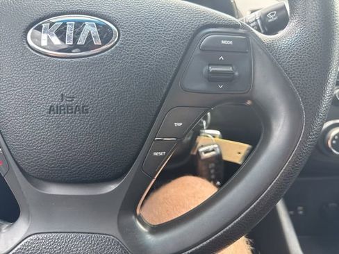 Used 2017 Kia Forte LX FWD image 22