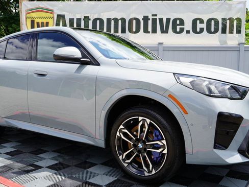 Used 2026 BMW X2 xDrive28i AWD/4WD image 3