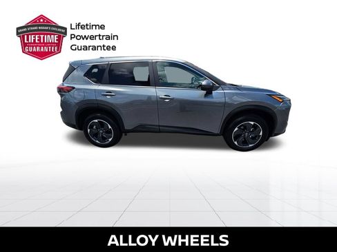 Certified 2025 Nissan Rogue SV FWD image 7