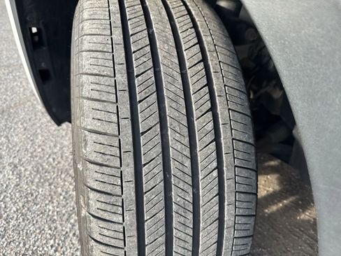 Used 2023 Volkswagen Atlas SEL R-Line image 7