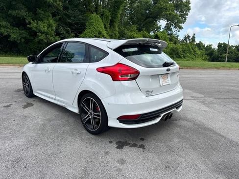 Used 2017 Ford Focus ST FWD image 5