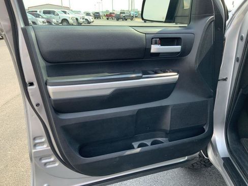 Used 2014 Toyota Tundra SR5 w/ TRD Off Road Package image 20