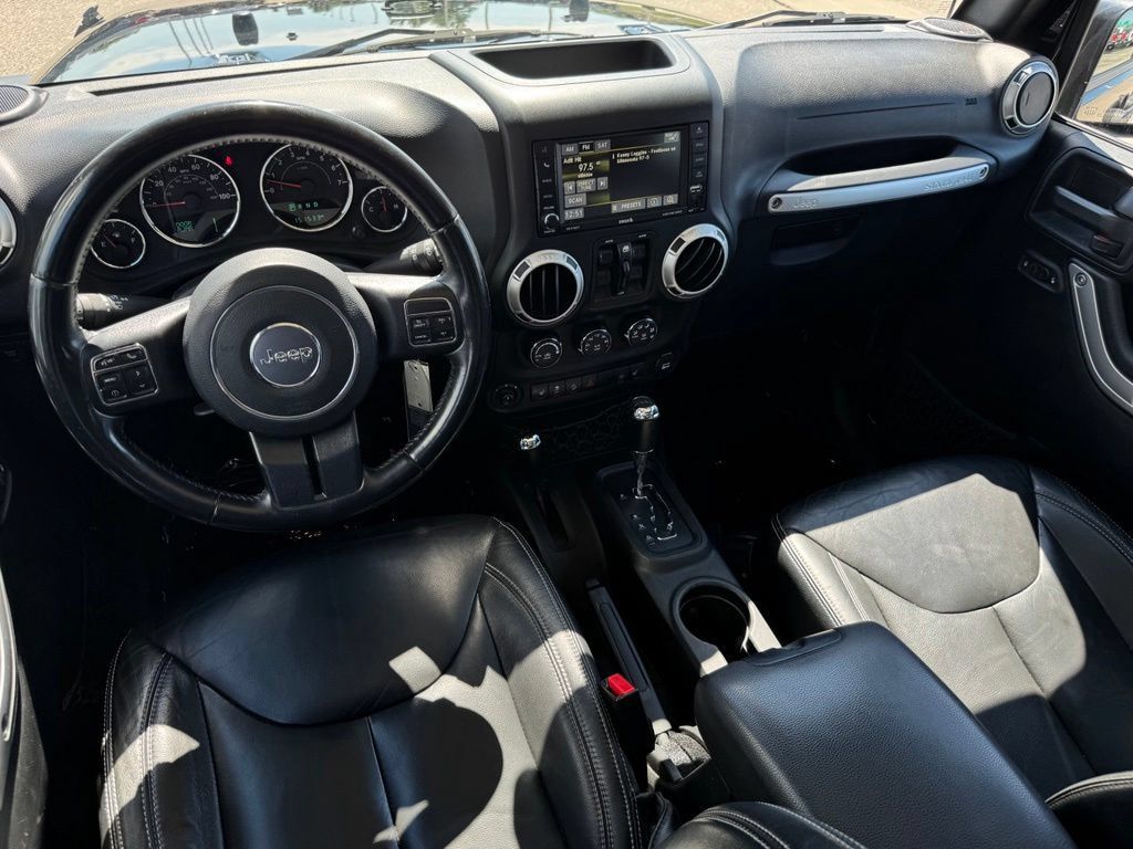 Used 2016 Jeep Wrangler Unlimited Rubicon w/ Dual Top Group AWD/4WD image 11