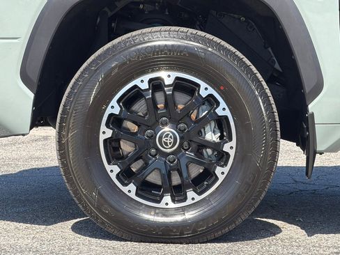 Used 2022 Toyota Tundra SR5 w/ TRD Off-Road Package AWD/4WD image 25
