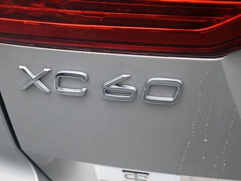 Used 2025 Volvo XC60 B5 Plus image 25
