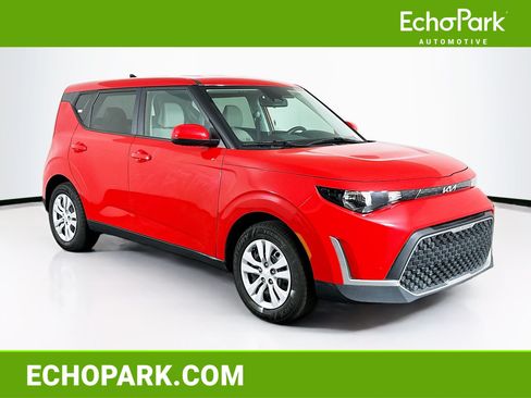 Used 2024 Kia Soul LX FWD image 1