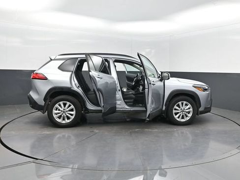 Used 2024 Toyota Corolla Cross LE FWD image 34