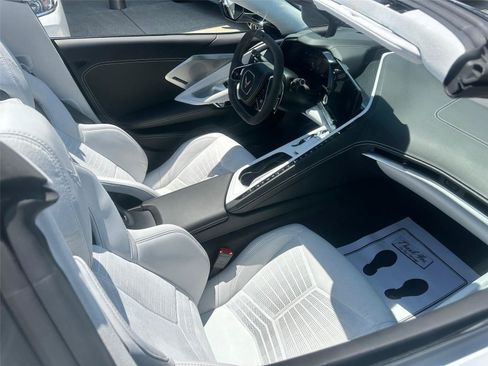 Used 2024 Chevrolet Corvette Stingray Premium Conv w/ Z51 Performance Package RWD image 22