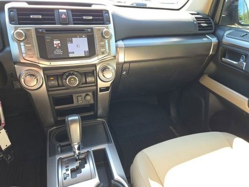 Used 2018 Toyota 4Runner SR5 Premium RWD image 16