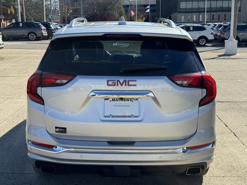 Used 2018 GMC Terrain Denali w/ Advanced Safety Package image 4