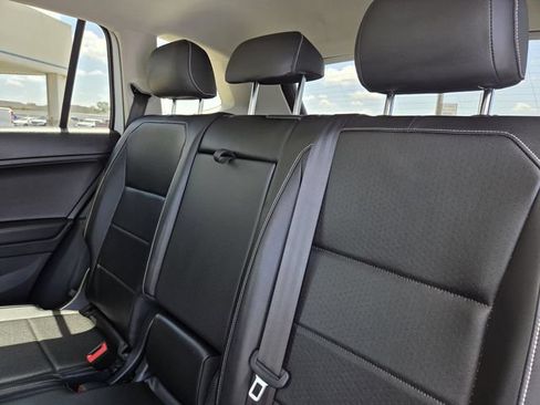 Used 2021 Volkswagen Tiguan SE w/ Panoramic Sunroof Package AWD/4WD image 27