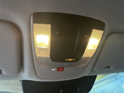 Used 2024 Kia Niro EX image 27