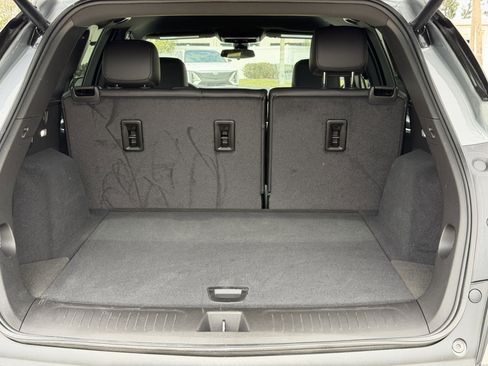 New 2026 Cadillac XT5 Luxury image 10